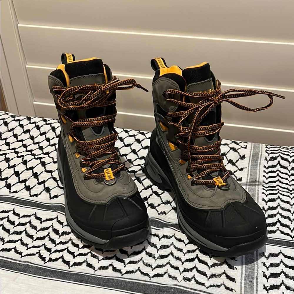 L.L. Bean Black and Gray Rain & Snow Boots with Secure Fit